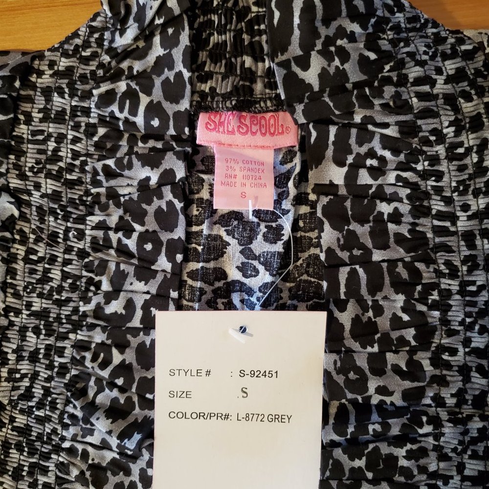 She's Cool - Women's Ruffle Short Sleeve Open Front Bolero Shrugs Leopard print - Picture 7 of 8